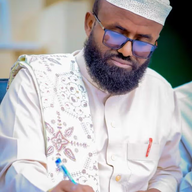 Sh Dr Khadar Xassan Axmed